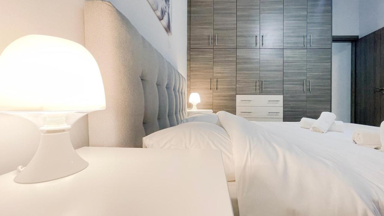 Kodrigktonos Central 77Sqm Apt In Viktoria Atenas Exterior foto
